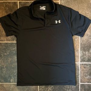 Under Armour Mens Compression Shirt Size M. Fits like a small. NWT